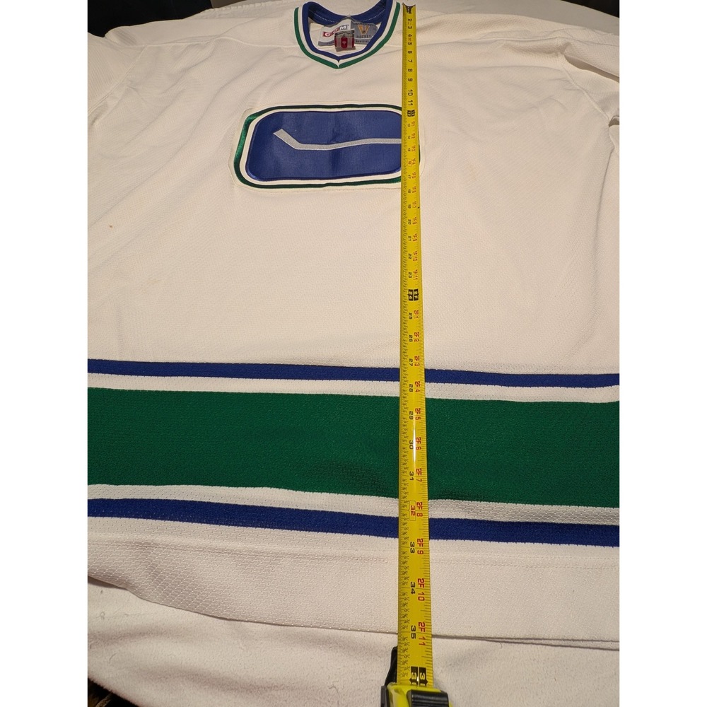 Vintage CCM Vancouver Canucks NHL Hockey Jersey White Blue Green Jumbo Canada - Picture 5 of 7